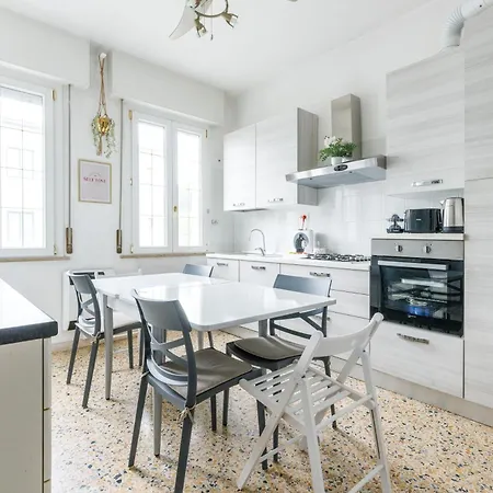 Marina Dream 200 Meters From The Sea