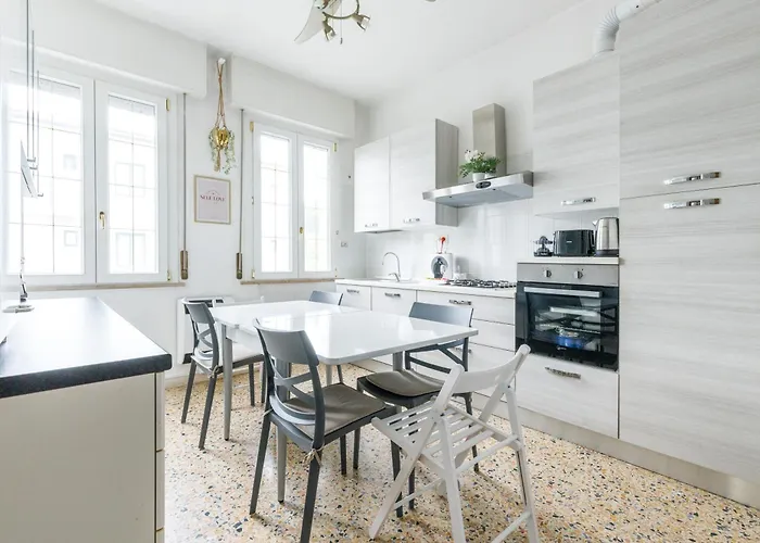 Marina Dream 200 Meters From The Sea